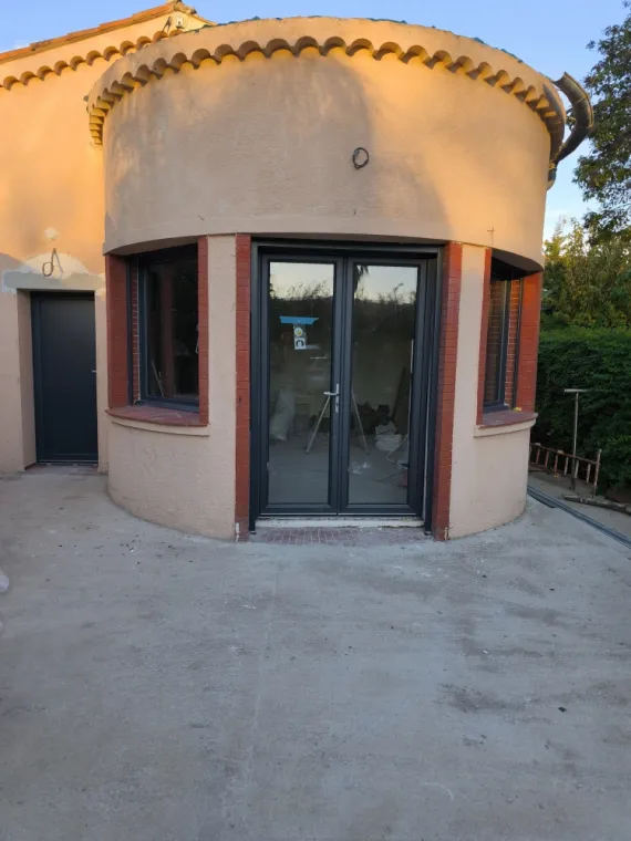 Pose de fixe et porte fenêtre pvc améliorant les conditions énergétiques et thermiques 