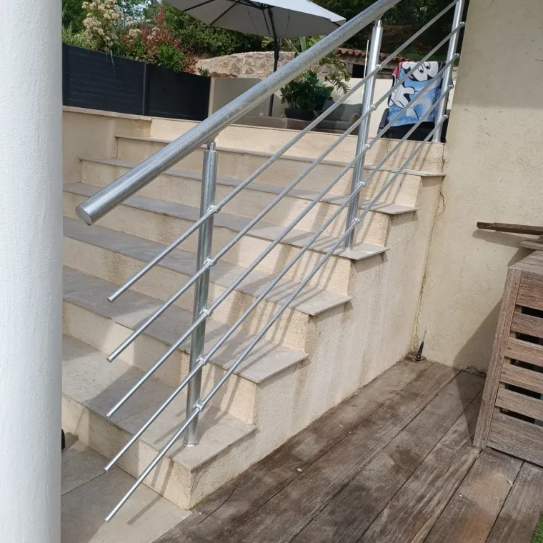 Pose de garde-corps en aluminium à Fréjus, Fréjus, Alu Def Service