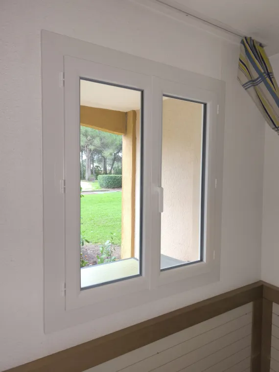 Pose de menuiserie PVC en rénovation à Sainjt raphael, Fréjus, Alu Def Service