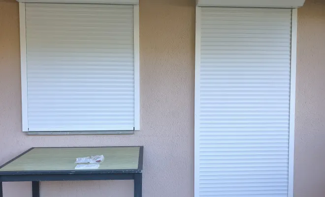 Pose de volets roulants en aluminium motorisé solaire, Fréjus, Alu Def Service