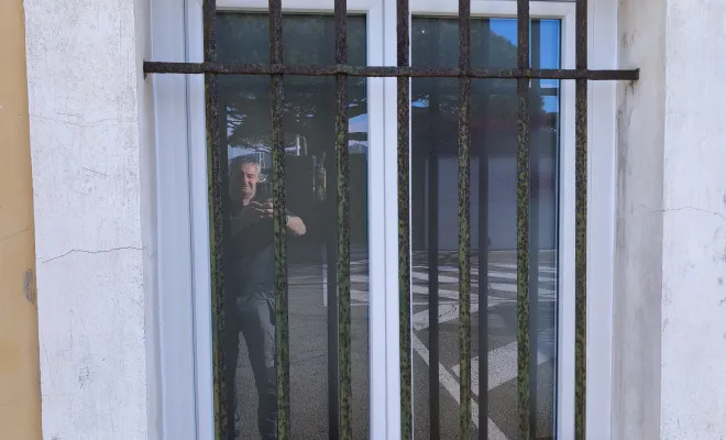 Pose de menuiserie PVC en rénovation à Saint-Tropez, Fréjus, Alu Def Service