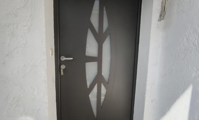 Porte d'entrée en aluminium, Puget sur Argens